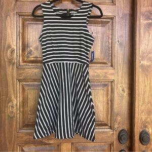 NWT Old Navy Black and White Striped sleeveless Fit and Flare Dress